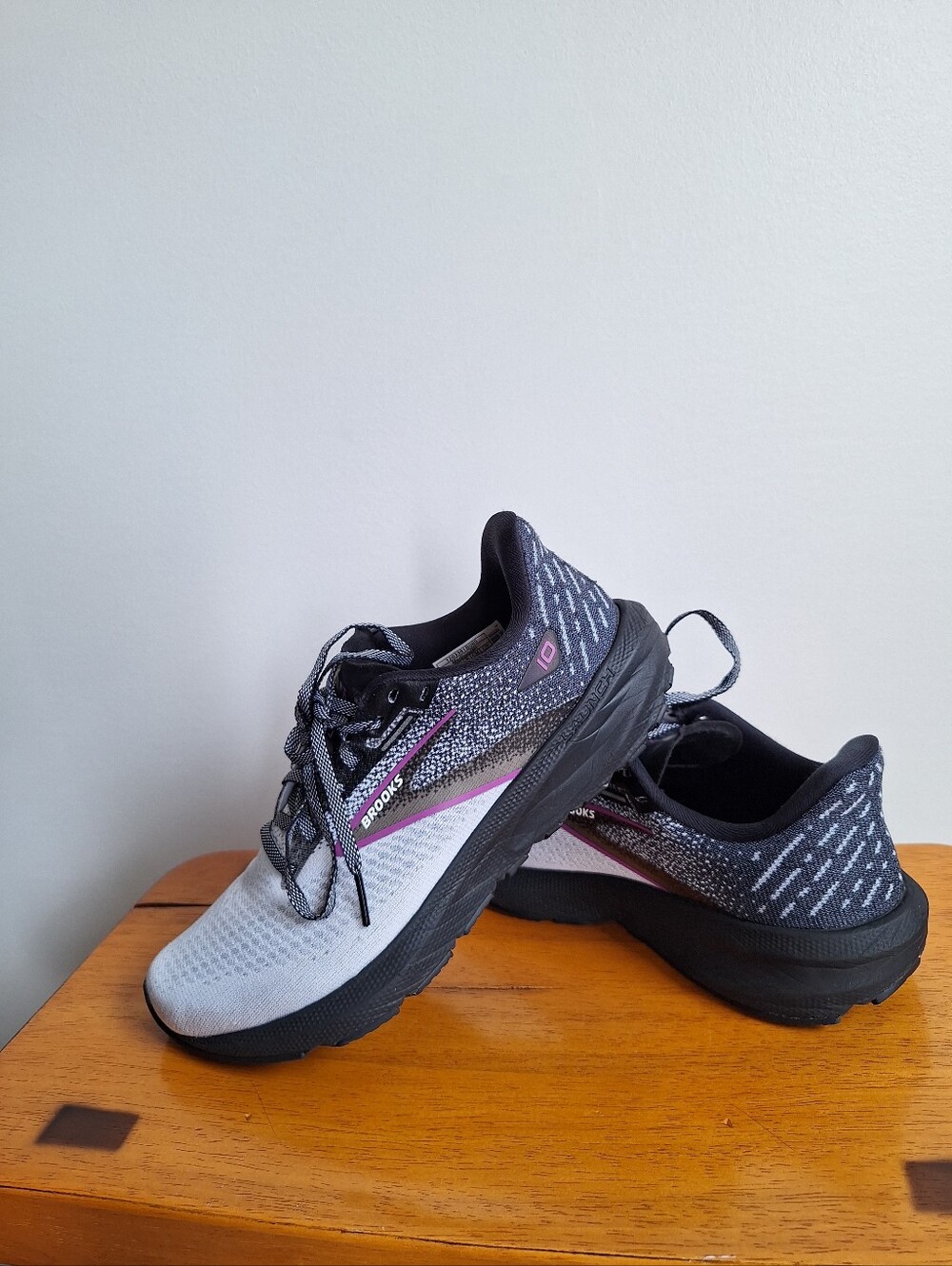 Brooks Women's Launch 10 Neutral Running Size 8B